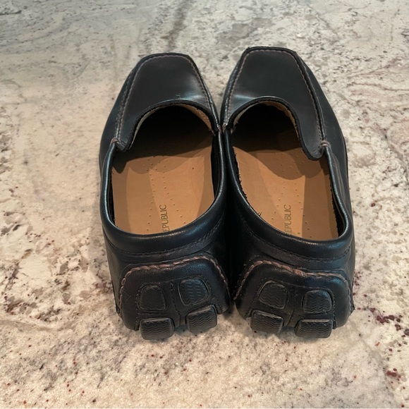 Banana Republic Driving Mocs - Picture 3 of 5